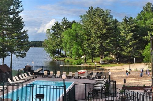 Bakers Sunset Bay Resort Lake Delton
