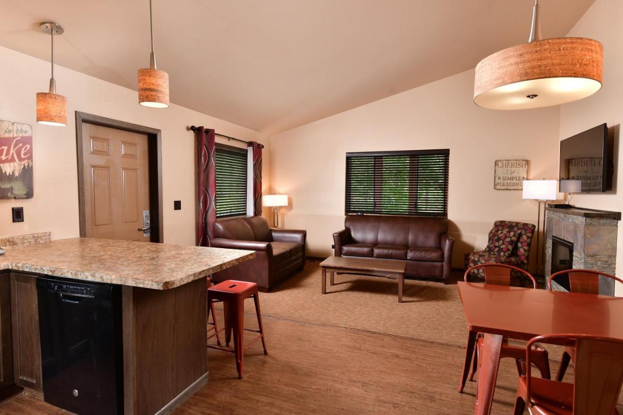 Bakers Sunset Bay 2* Lake Delton