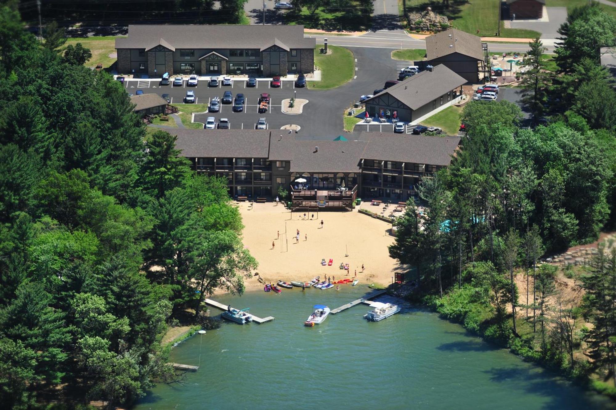 Resort Bakers Sunset Bay Lake Delton