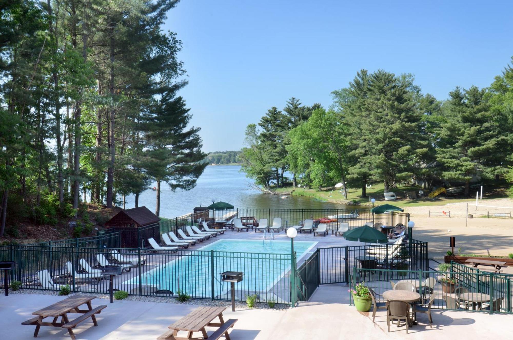 Bakers Sunset Bay Resort Wisconsin Dells