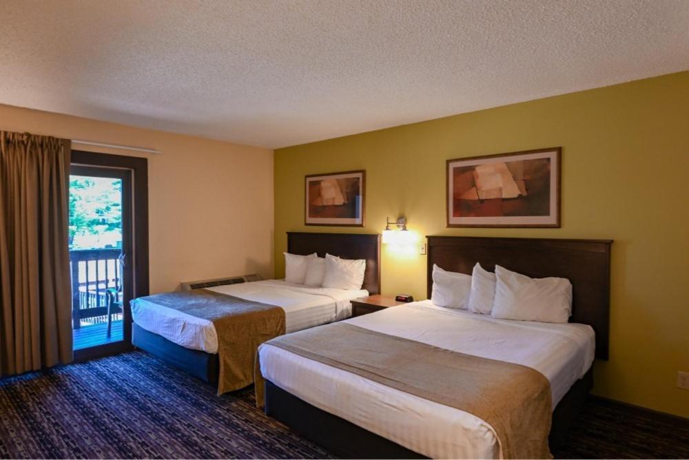 Resort Bakers Sunset Bay Wisconsin Dells